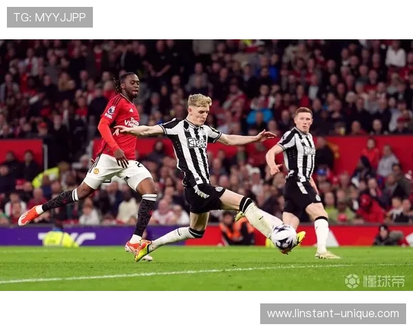 纽卡6比1胜卡拉巴赫戈登四响